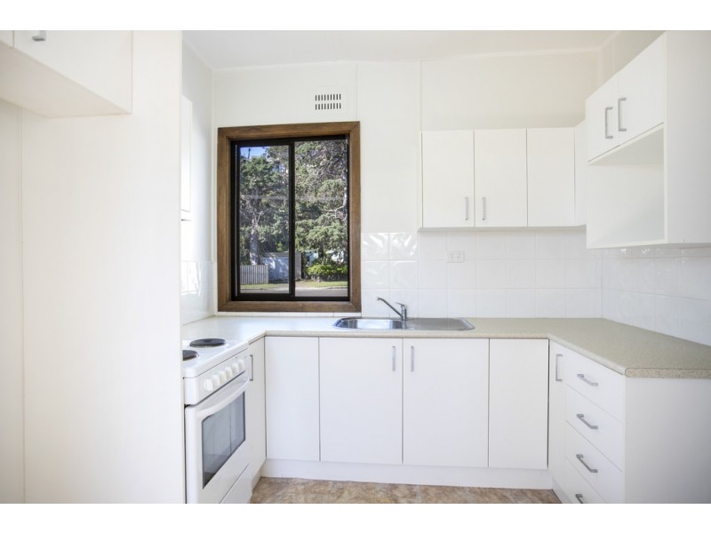 9 McDonald Parade, Burrill Lake NSW 2539