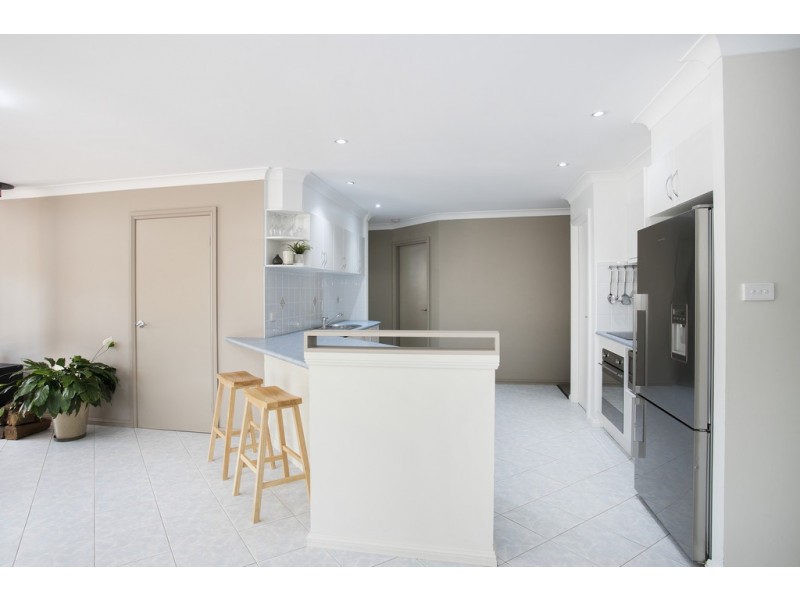 4 Mison Circuit, Mollymook Beach NSW 2539