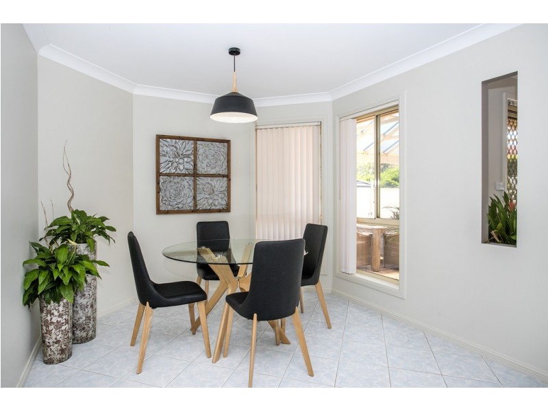 4 Mison Circuit, Mollymook Beach NSW 2539