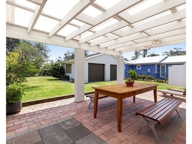 5 Parkinson Street, Narrawallee NSW 2539