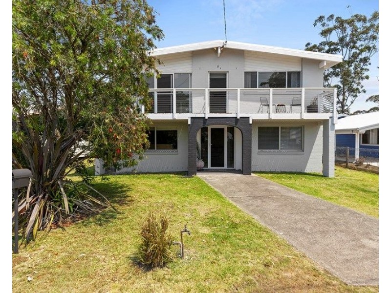 5 Parkinson Street, Narrawallee NSW 2539