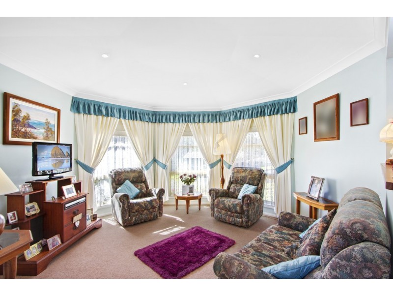 31 Leo Drive, Narrawallee NSW 2539