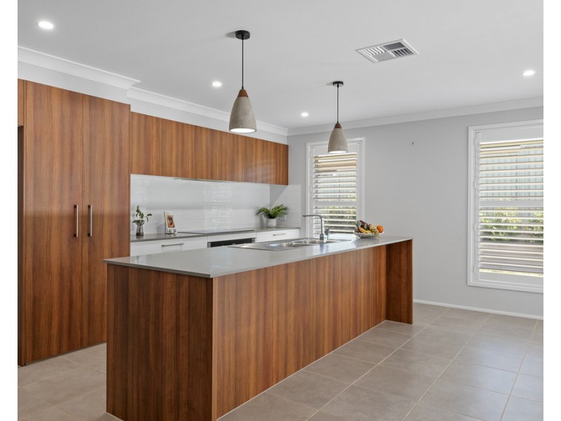 6 Iluka Crescent, Narrawallee NSW 2539