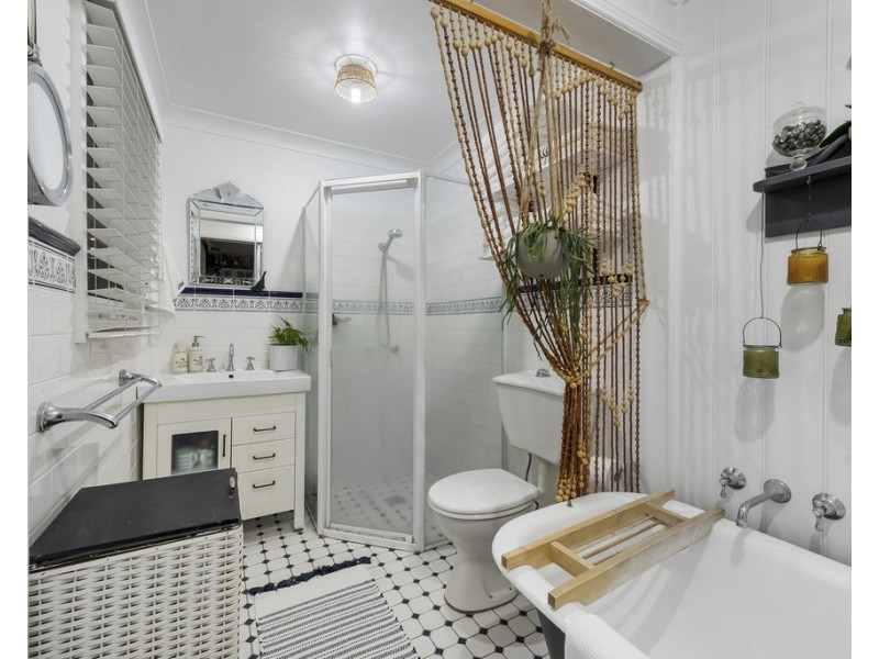 25 Manning Ave, Narrawallee NSW 2539