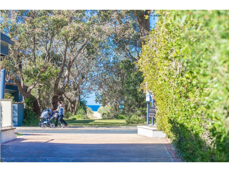 5/1 Mitchell Parade, Mollymook NSW 2539