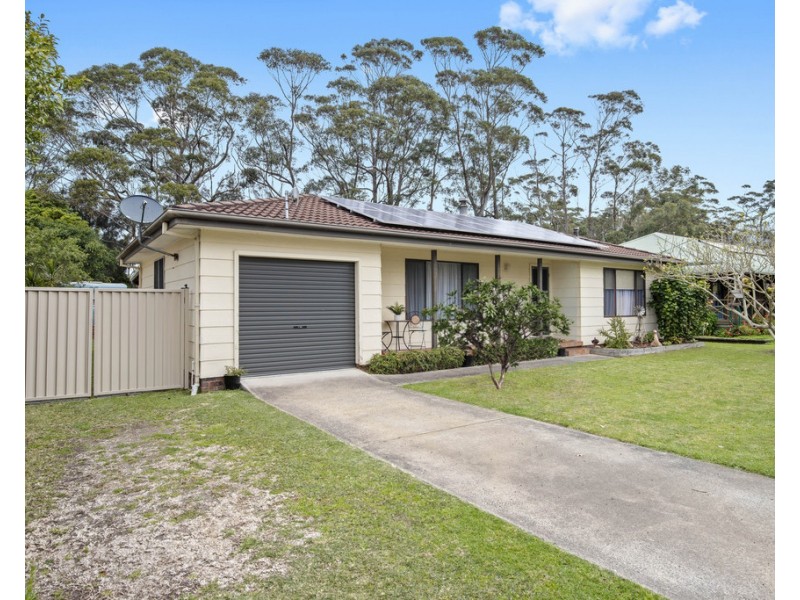 27 Weymouth Road, Lake Tabourie NSW 2539