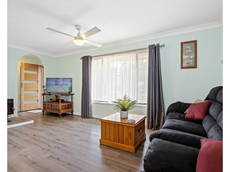 27 Weymouth Road, Lake Tabourie NSW 2539