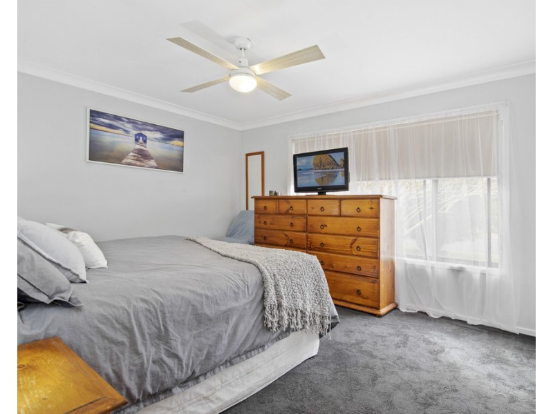 27 Weymouth Road, Lake Tabourie NSW 2539