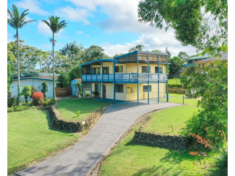 27 James Crescent, Kings Point NSW 2539