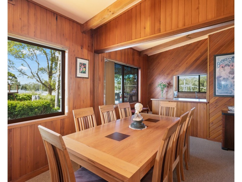 27 James Crescent, Kings Point NSW 2539