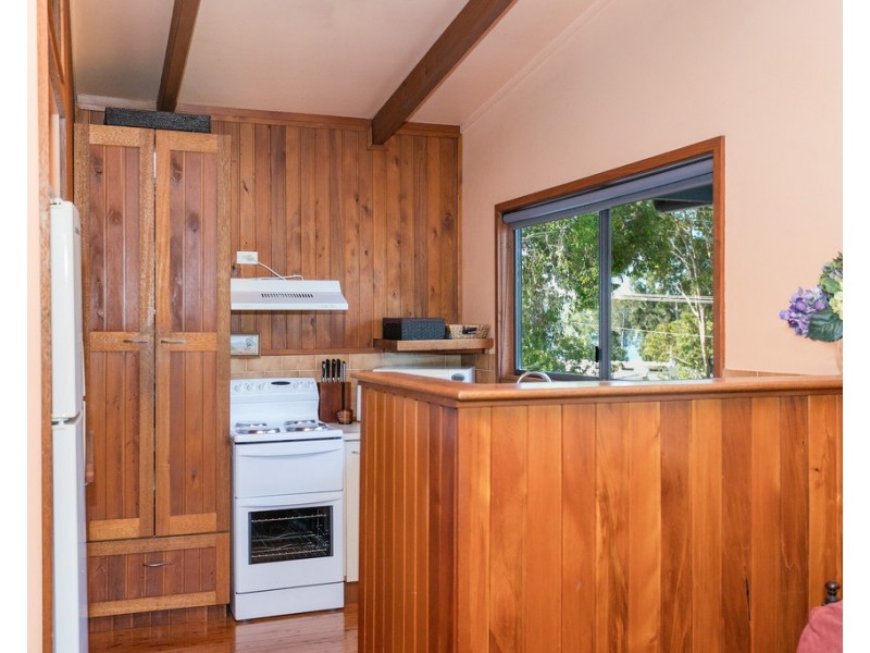 27 James Crescent, Kings Point NSW 2539