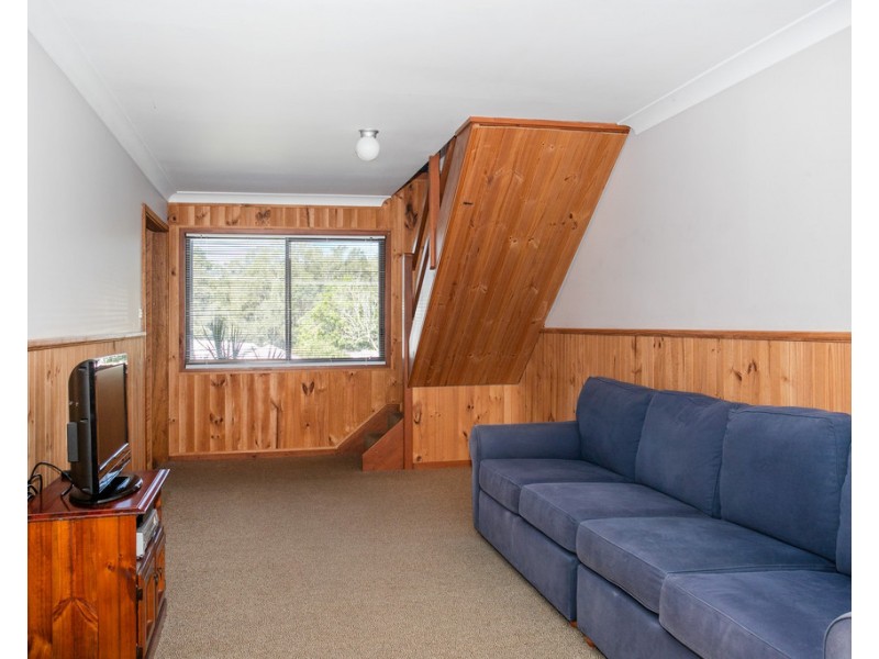 27 James Crescent, Kings Point NSW 2539