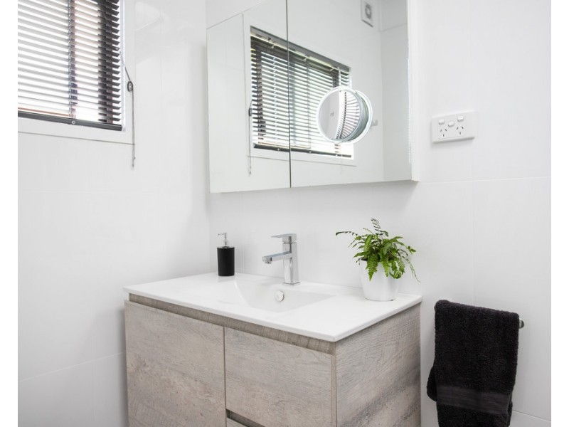 27 James Crescent, Kings Point NSW 2539