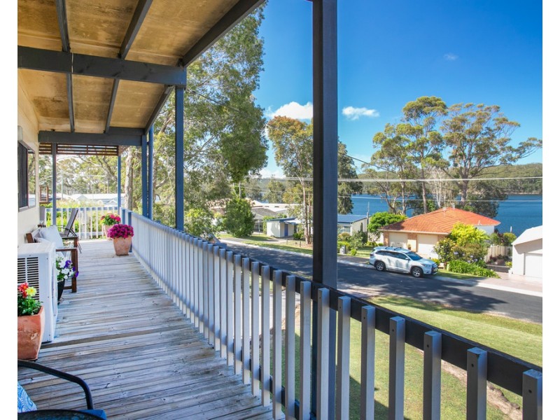 27 James Crescent, Kings Point NSW 2539