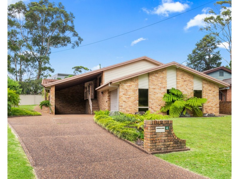 4 Ross Avenue, Narrawallee NSW 2539