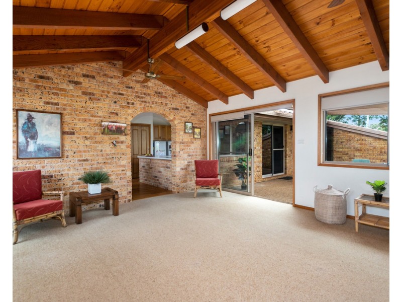 4 Ross Avenue, Narrawallee NSW 2539