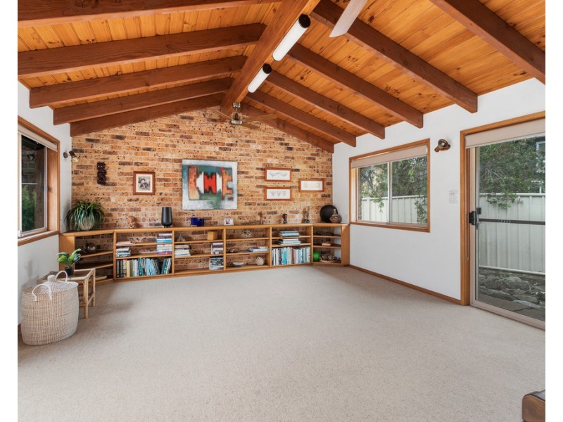 4 Ross Avenue, Narrawallee NSW 2539