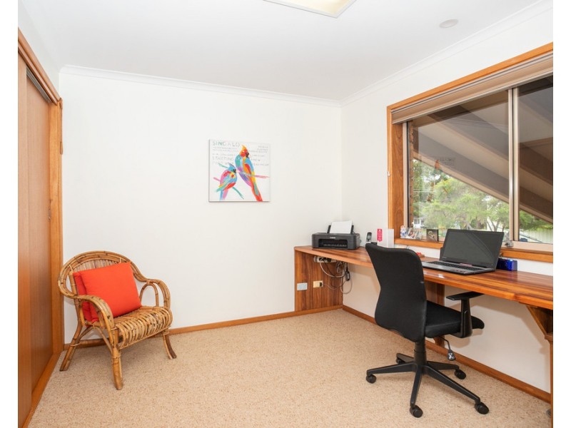 4 Ross Avenue, Narrawallee NSW 2539