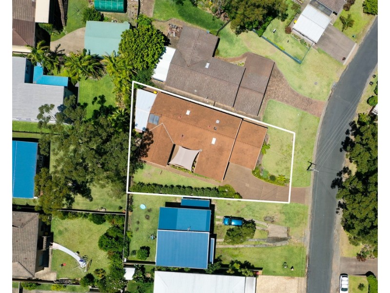 4 Ross Avenue, Narrawallee NSW 2539