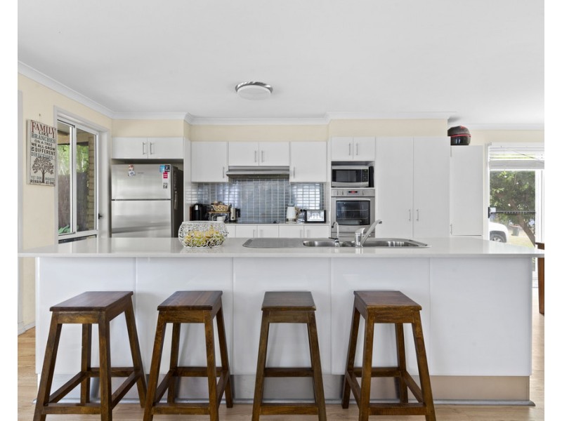 8 Sunbird Place, Bawley Point NSW 2539