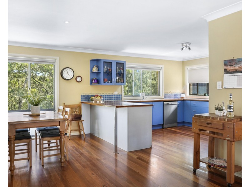 10 Bonnie Troon Close, Dolphin Point NSW 2539