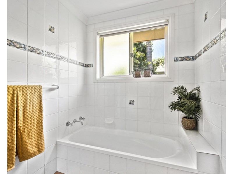 35 Golden Wattle Drive, Ulladulla NSW 2539