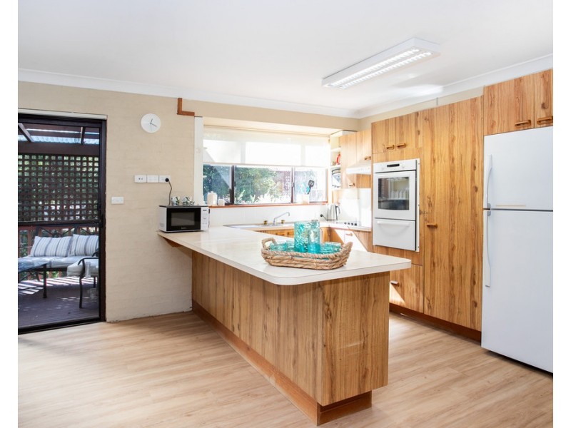 64 Ross Avenue, Narrawallee NSW 2539