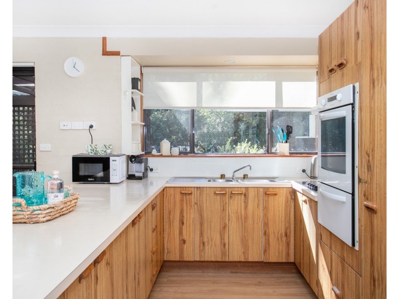 64 Ross Avenue, Narrawallee NSW 2539