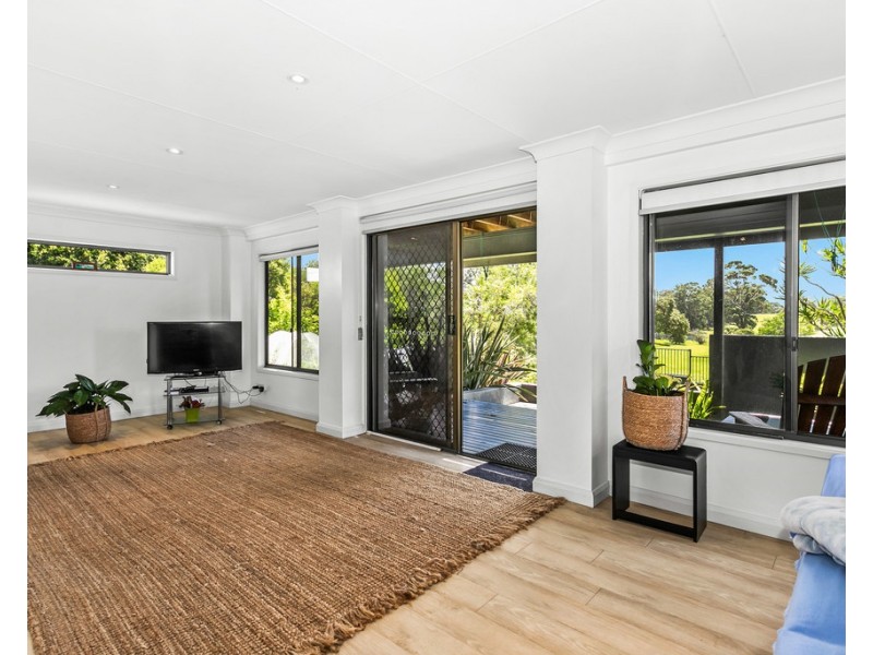 9 Buchan Street, Mollymook NSW 2539