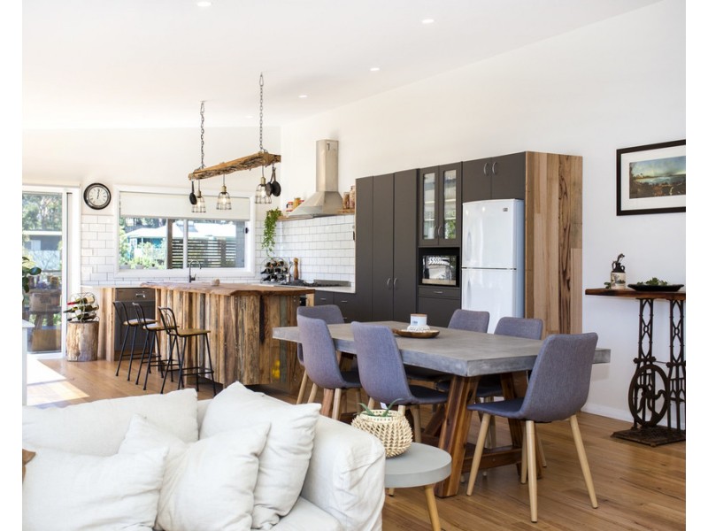 5 Scorpio Grove, Narrawallee NSW 2539