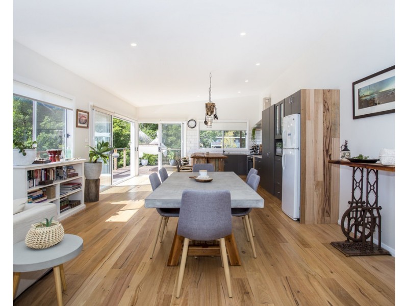 5 Scorpio Grove, Narrawallee NSW 2539