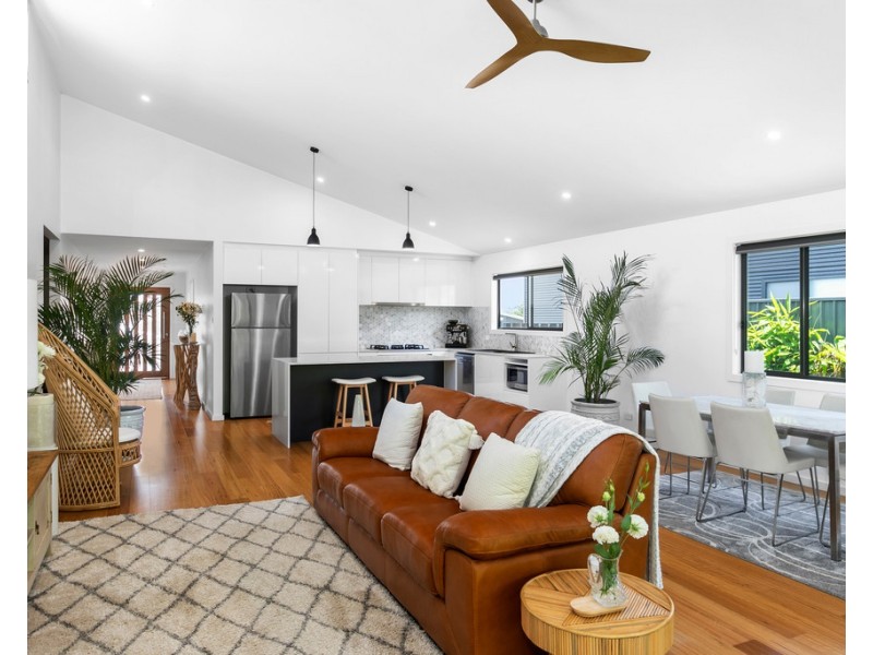 28 Como Avenue, Burrill Lake NSW 2539