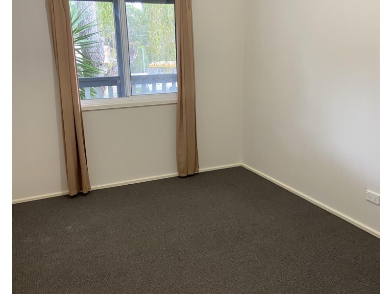 11 River Road, Lake Tabourie NSW 2539