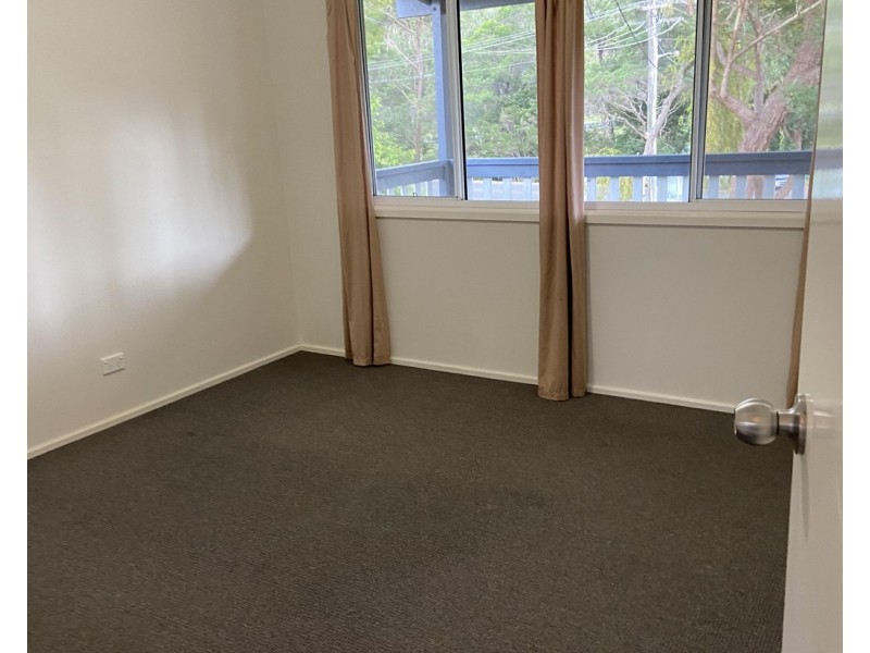 11 River Road, Lake Tabourie NSW 2539