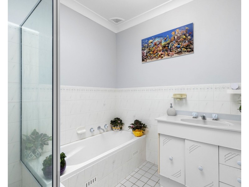 60 Wyoming Ave, Burrill Lake NSW 2539