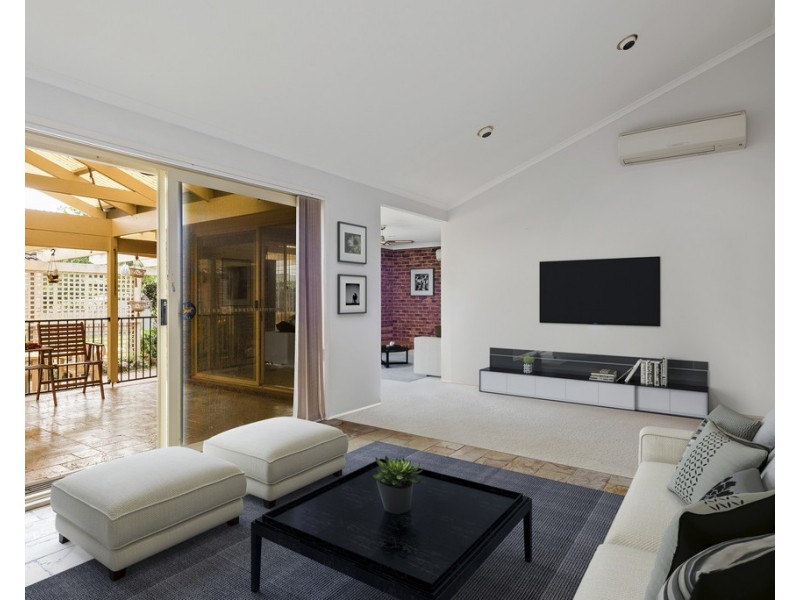 52 Leo Drive, Narrawallee NSW 2539