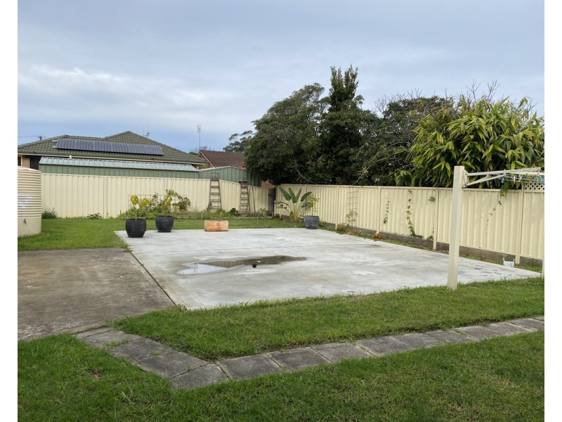 10 Rackham Cres, Burrill Lake NSW 2539