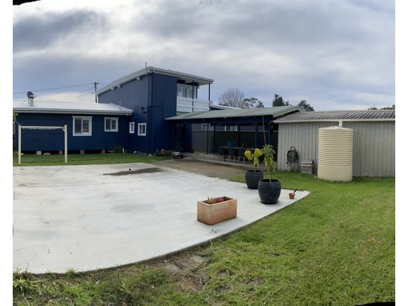 10 Rackham Cres, Burrill Lake NSW 2539