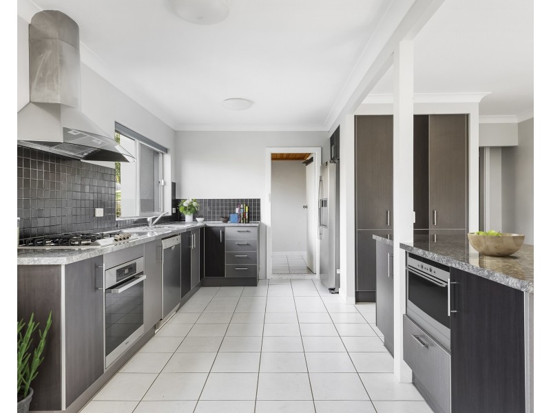11 Davies Street, Mollymook NSW 2539