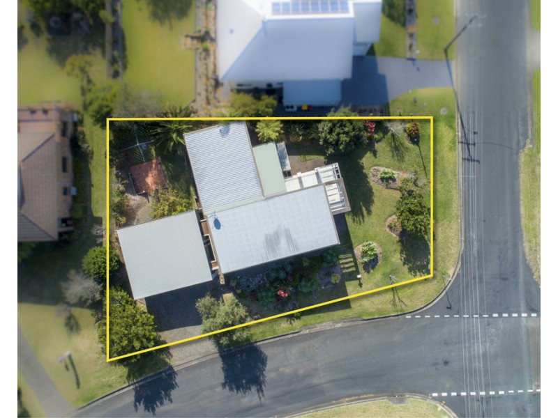 11 Davies Street, Mollymook NSW 2539