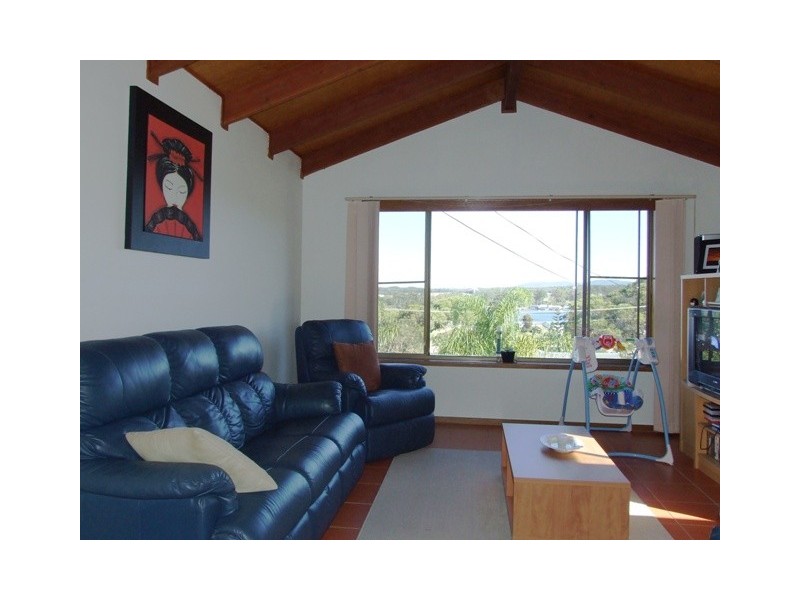 45 Canberra Crescent, Burrill Lake NSW 2539
