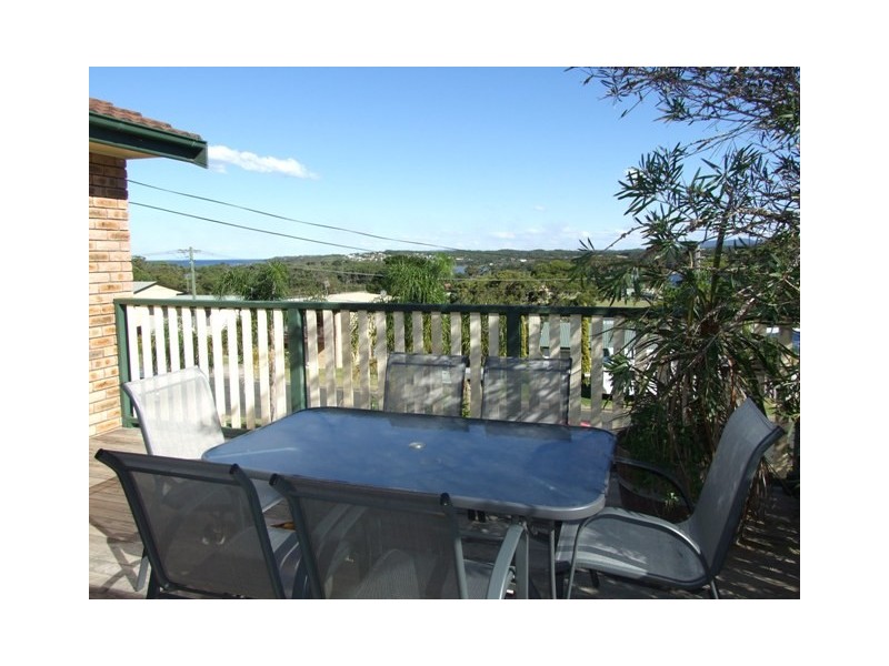 45 Canberra Crescent, Burrill Lake NSW 2539