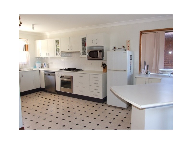 45 Canberra Crescent, Burrill Lake NSW 2539