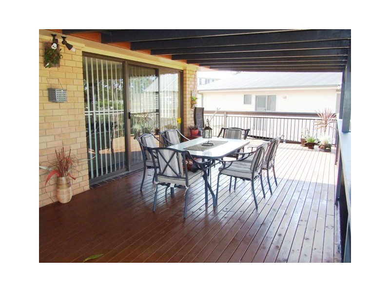 24 Torquay Drive, Lake Tabourie NSW 2539