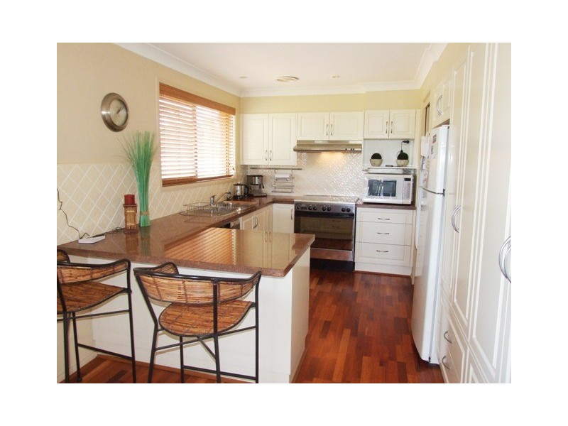 24 Torquay Drive, Lake Tabourie NSW 2539
