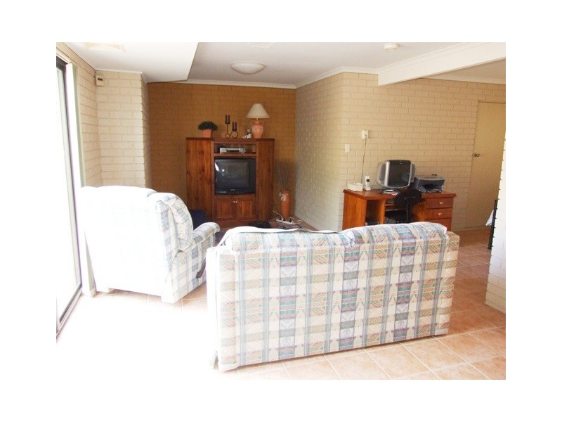 24 Torquay Drive, Lake Tabourie NSW 2539