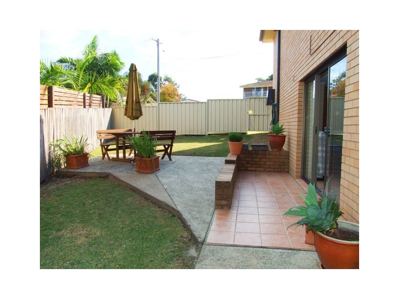 24 Torquay Drive, Lake Tabourie NSW 2539