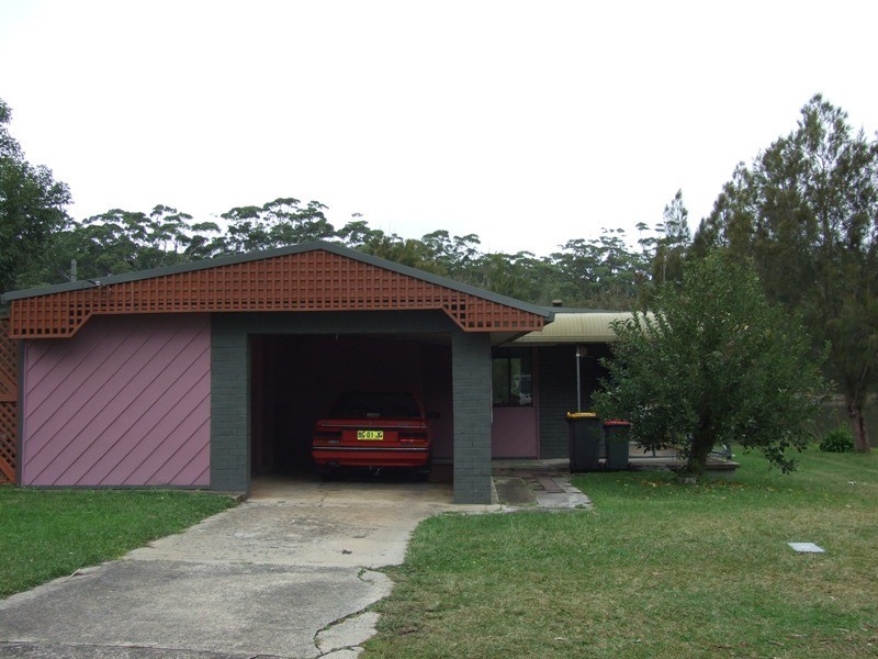 10 Princes Highway, Lake Tabourie NSW 2539