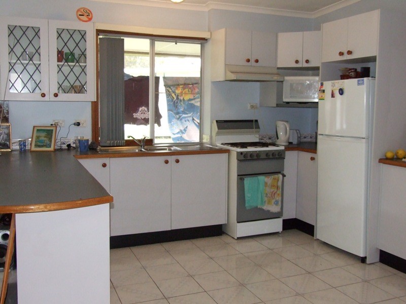 10 Princes Highway, Lake Tabourie NSW 2539