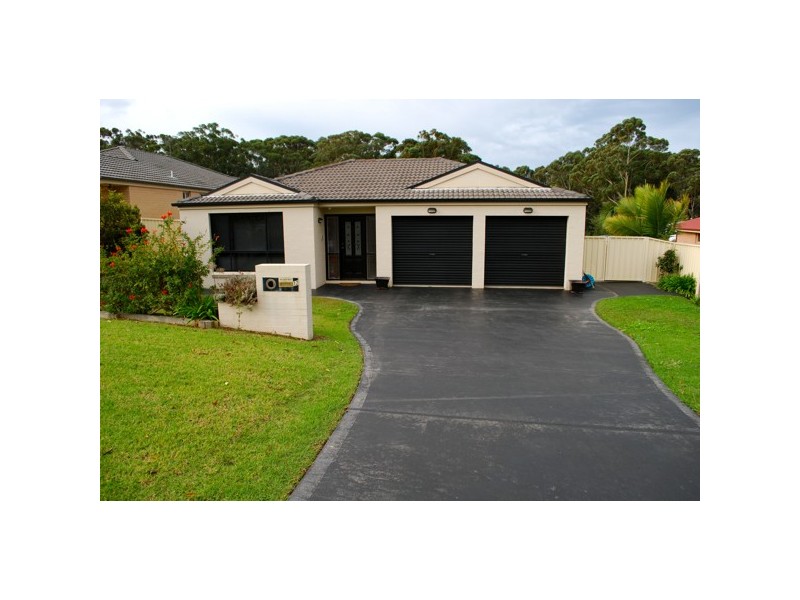 12 Royal Mantle Drive, Ulladulla NSW 2539
